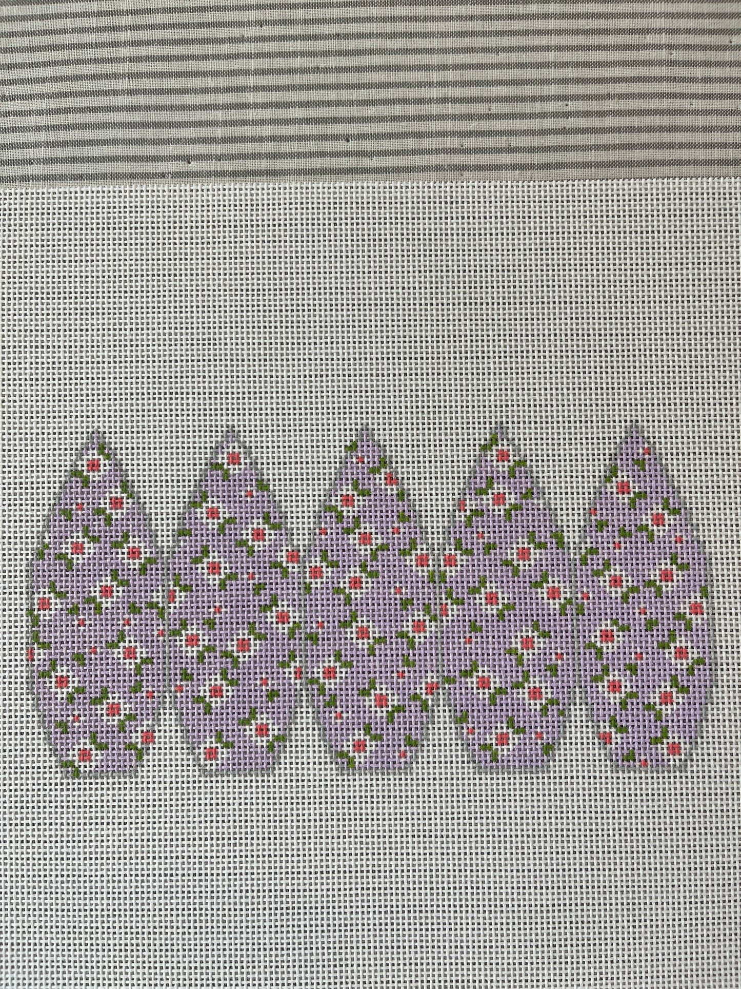3-D Egg Pink flowers on Lilac C-EGG05