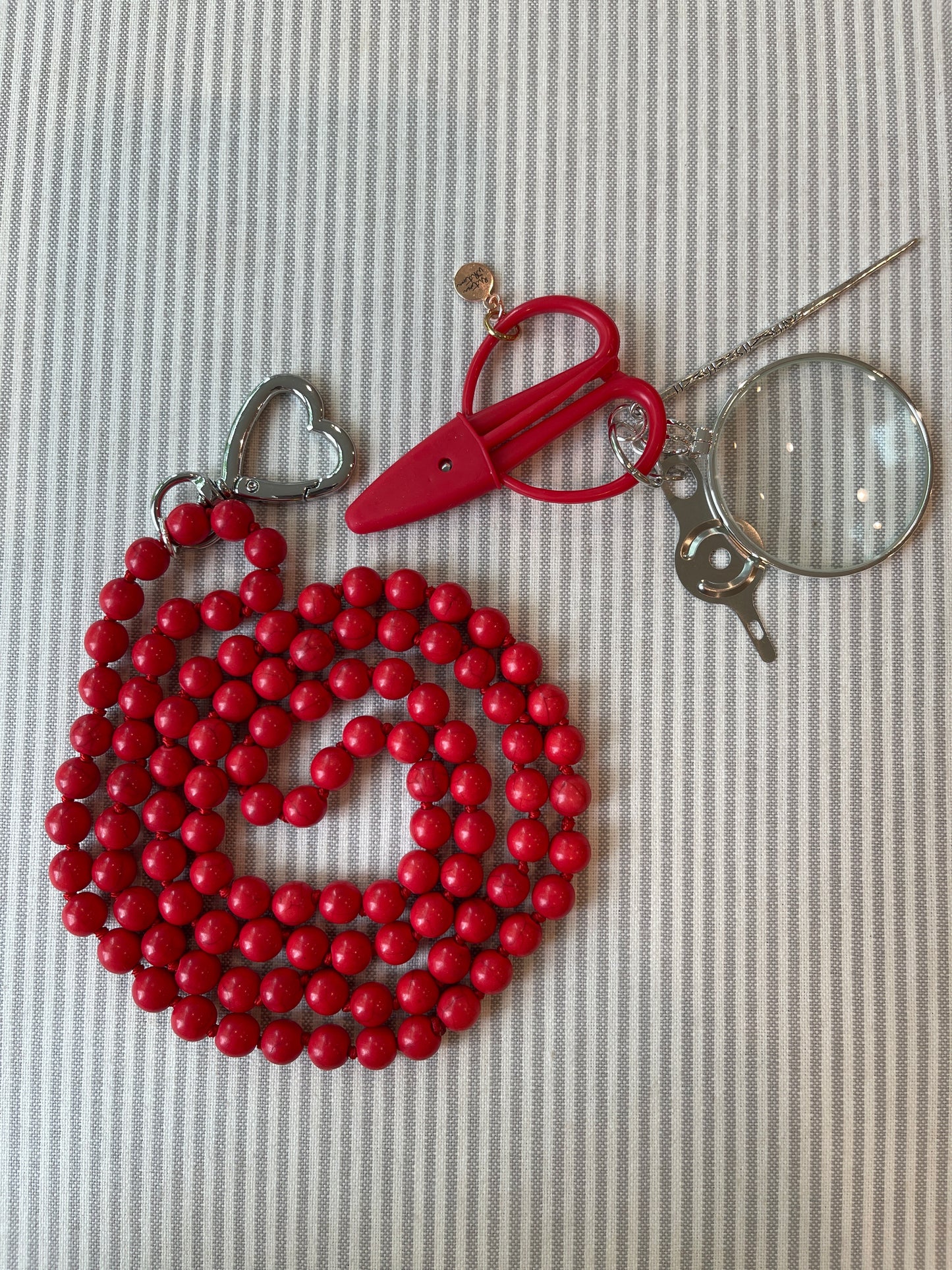 Bead Charelaine with Heart Clip A-VWN red beads