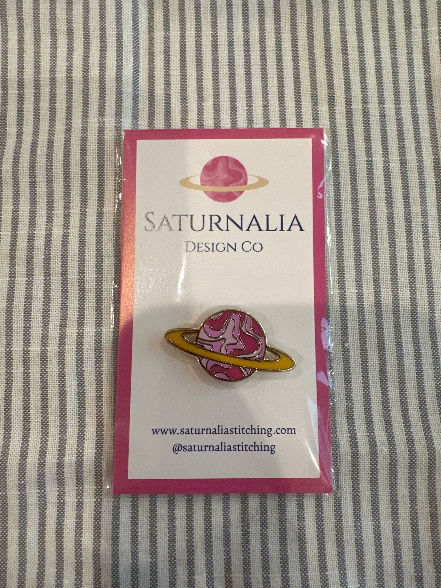 Saturnalia Planet Needle Minder A-SDNMplanet