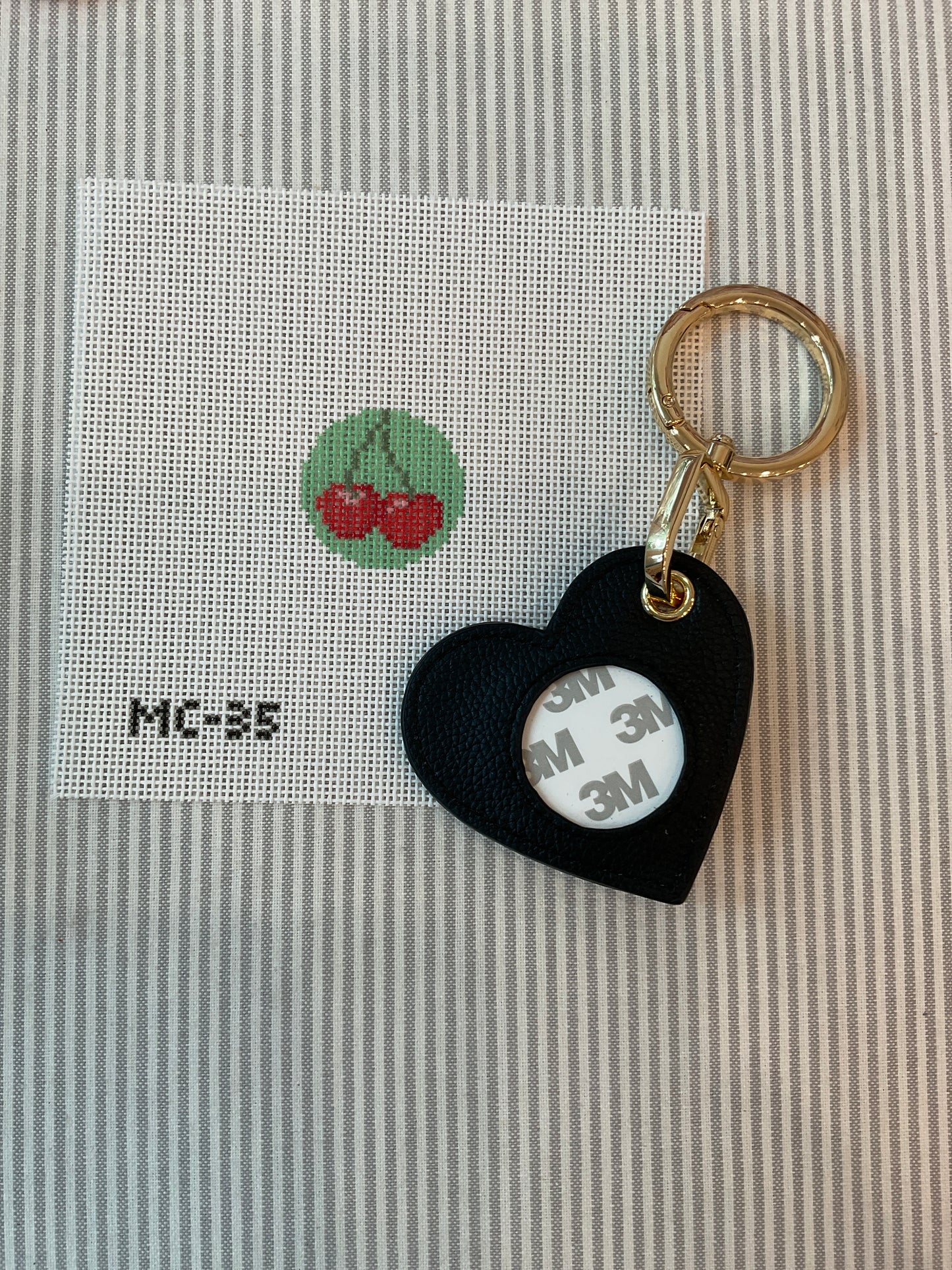 Heart Air Tag Black A-RBATblack
