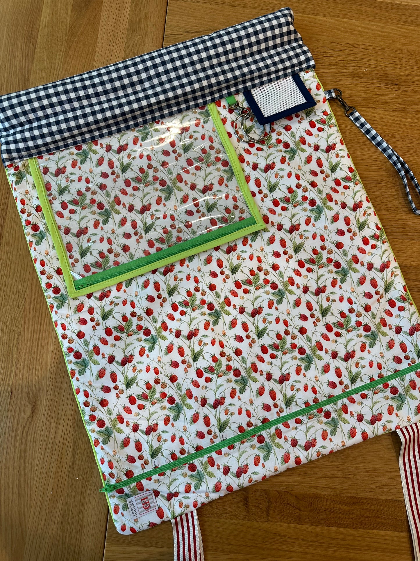 Traveler 3: Strawberries with Gingham