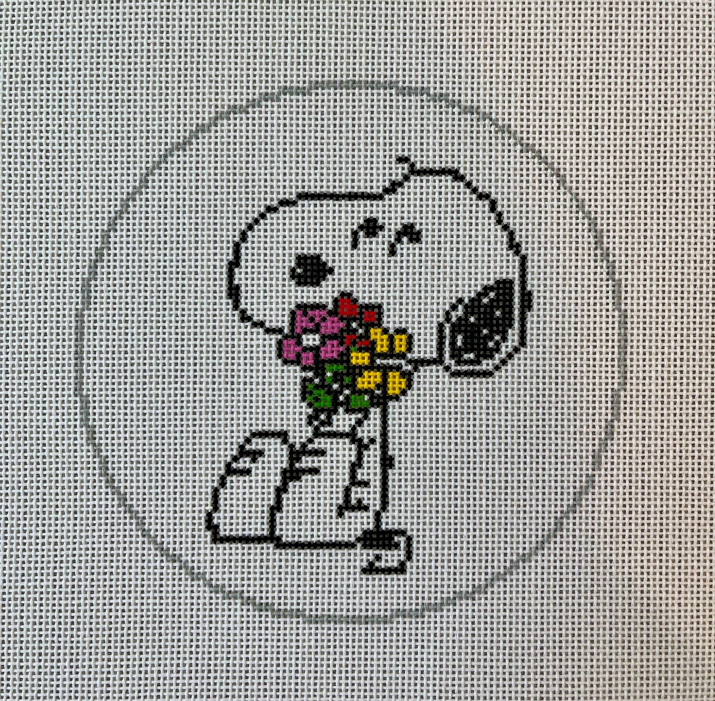 Snoopy Hugging Flowers Round C-EV03