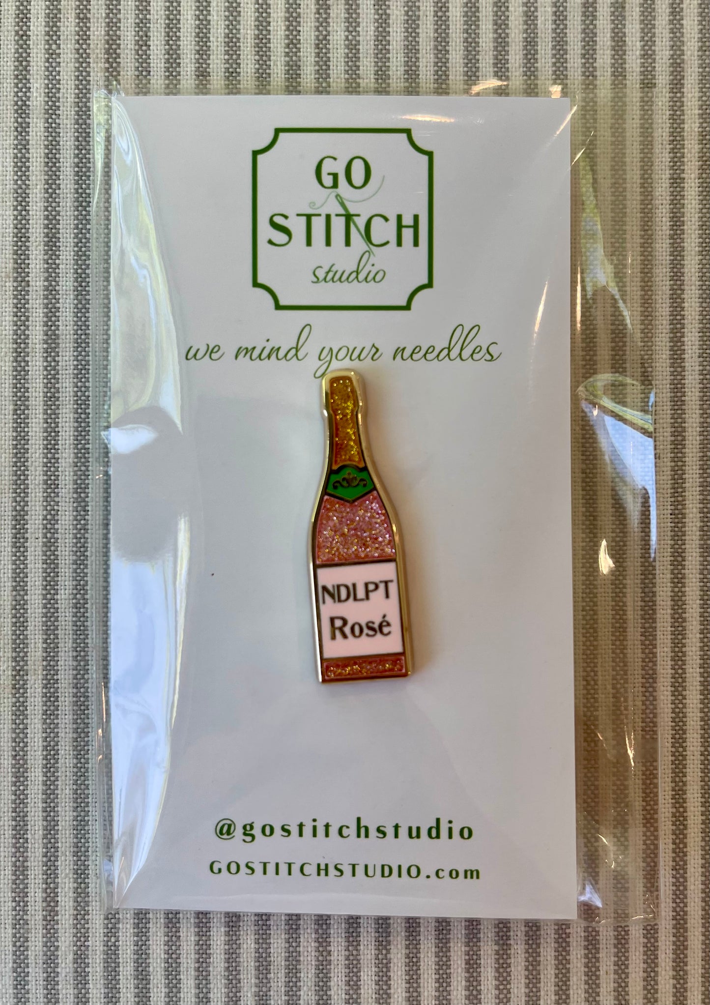 Rosé Needle Minder A-GSSROSE