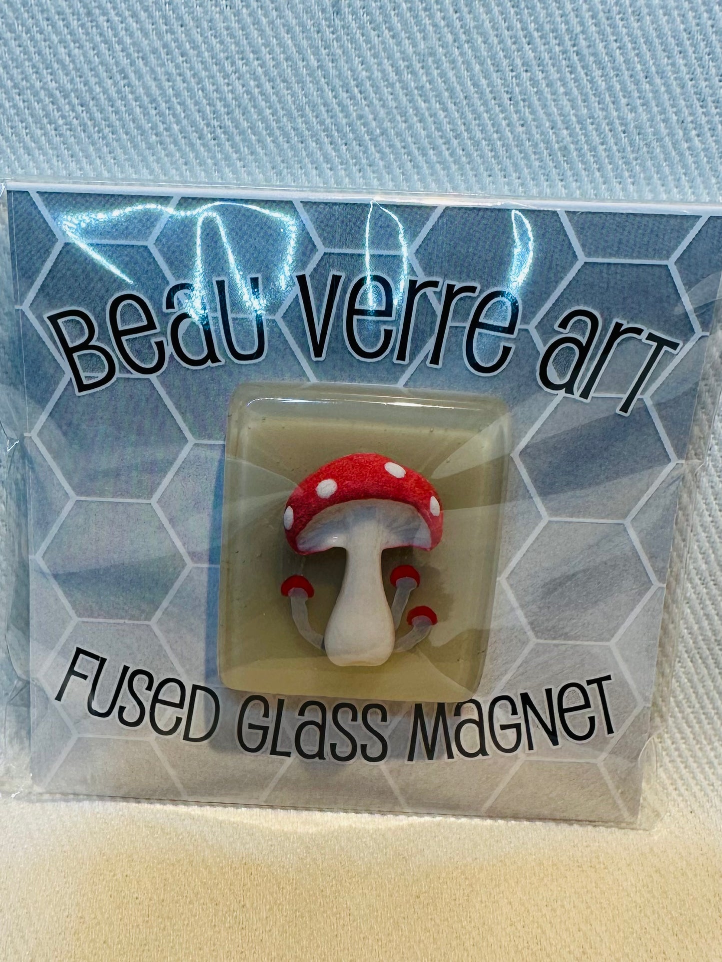 Glass Needle Minder Mushroom A-BVNMMUSH