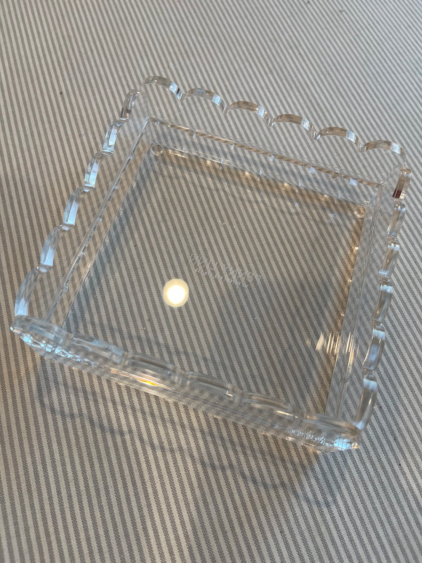 Scalloped Edge Acrylic Coaster SF-PLAT SCA5x5 Tray