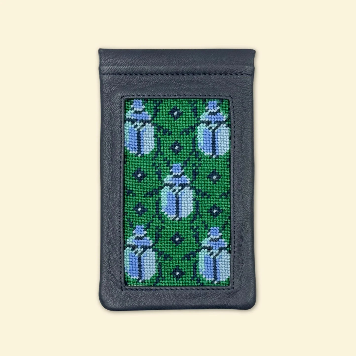 Buggin Out Beetle Eyeglass Case Kit C-HSbug