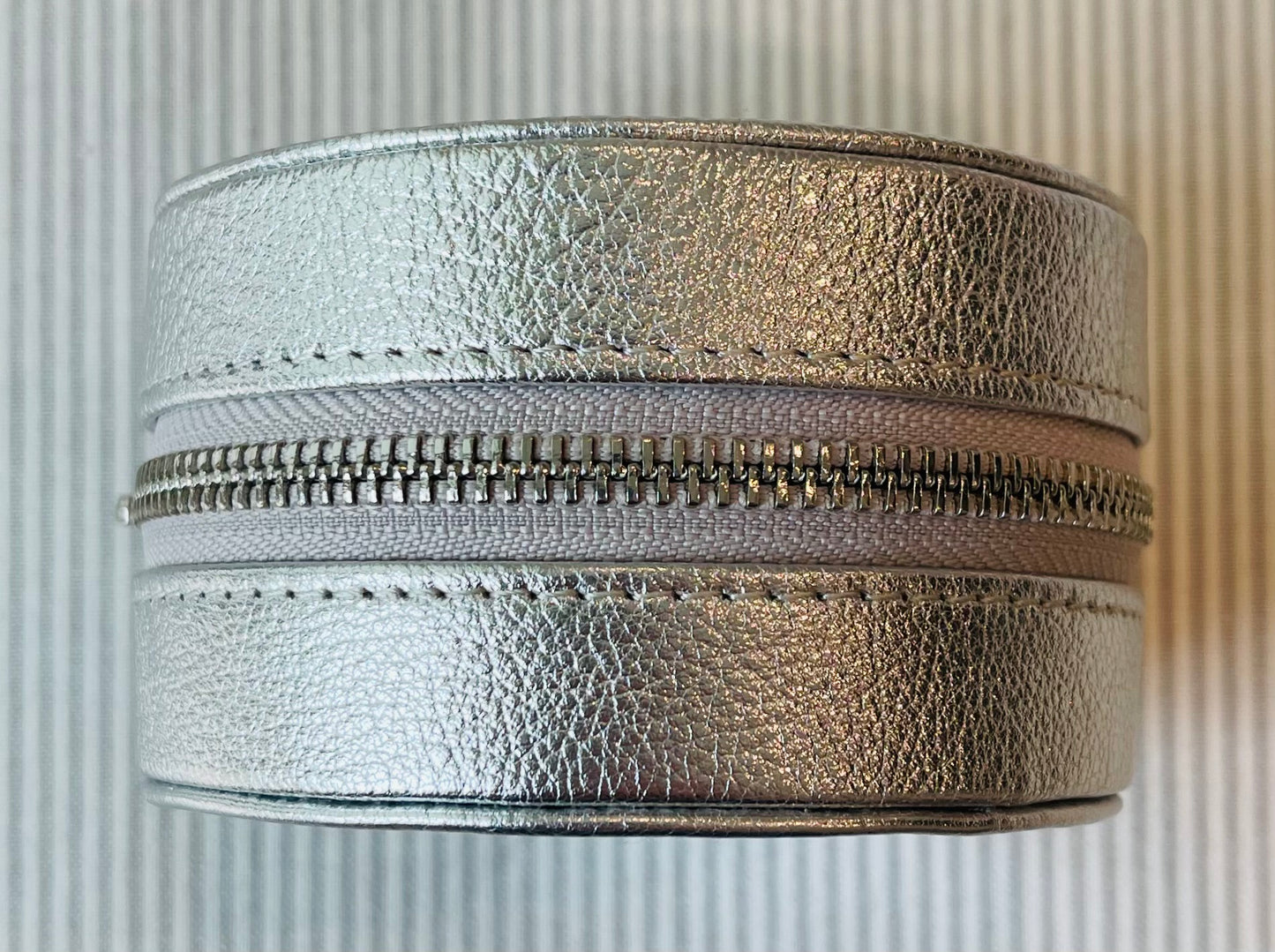Silver Leather Round Zipper Box 5” A-RRRBSLV