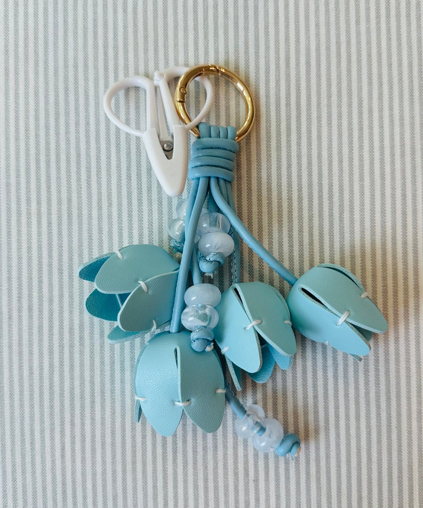 Blue Tulip Charm w/Supersnip A-LSTBLU