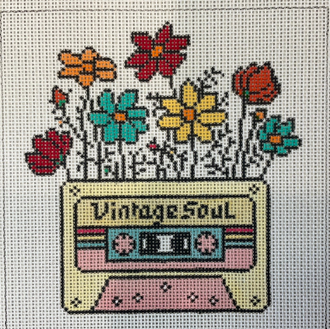 Vintage Soul Radio with Flowers C-AP4526