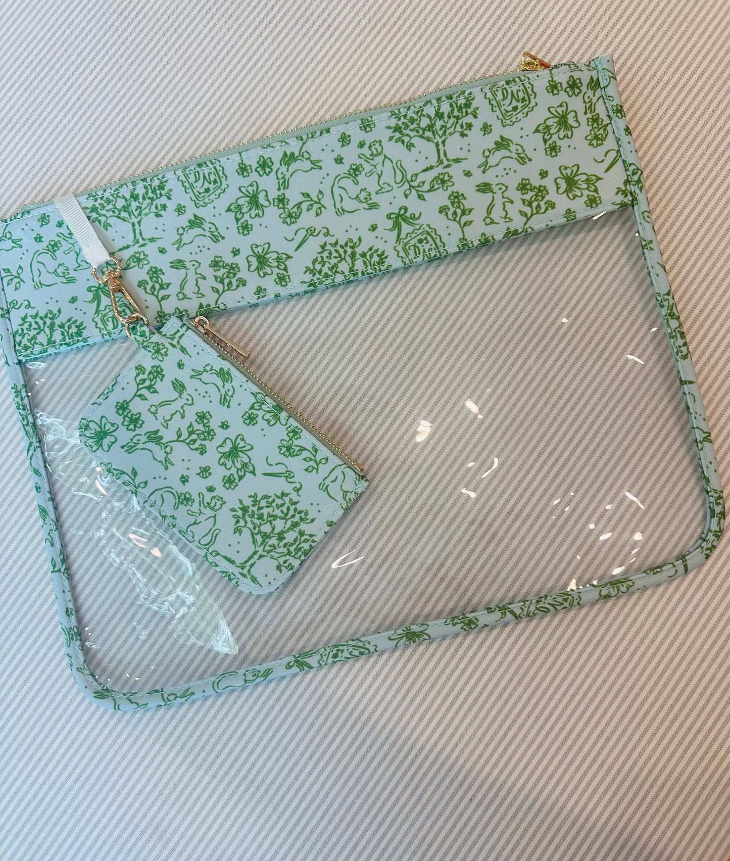A-DWNBGT Bunny Toile Project Bag in green on blue