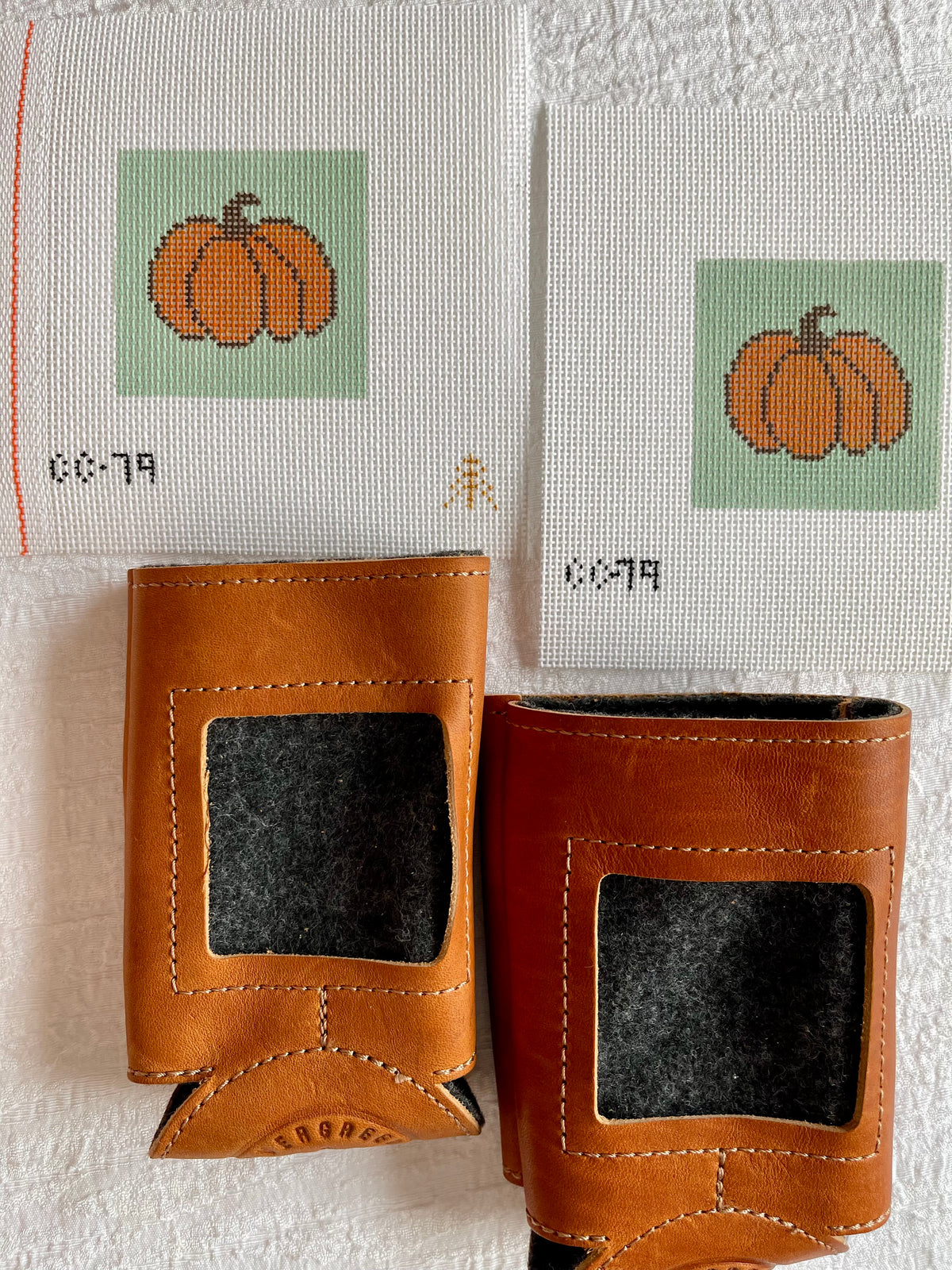 Twin Cozy Set In Tan Leather with Pumpkin Insert C-ENCC79kit