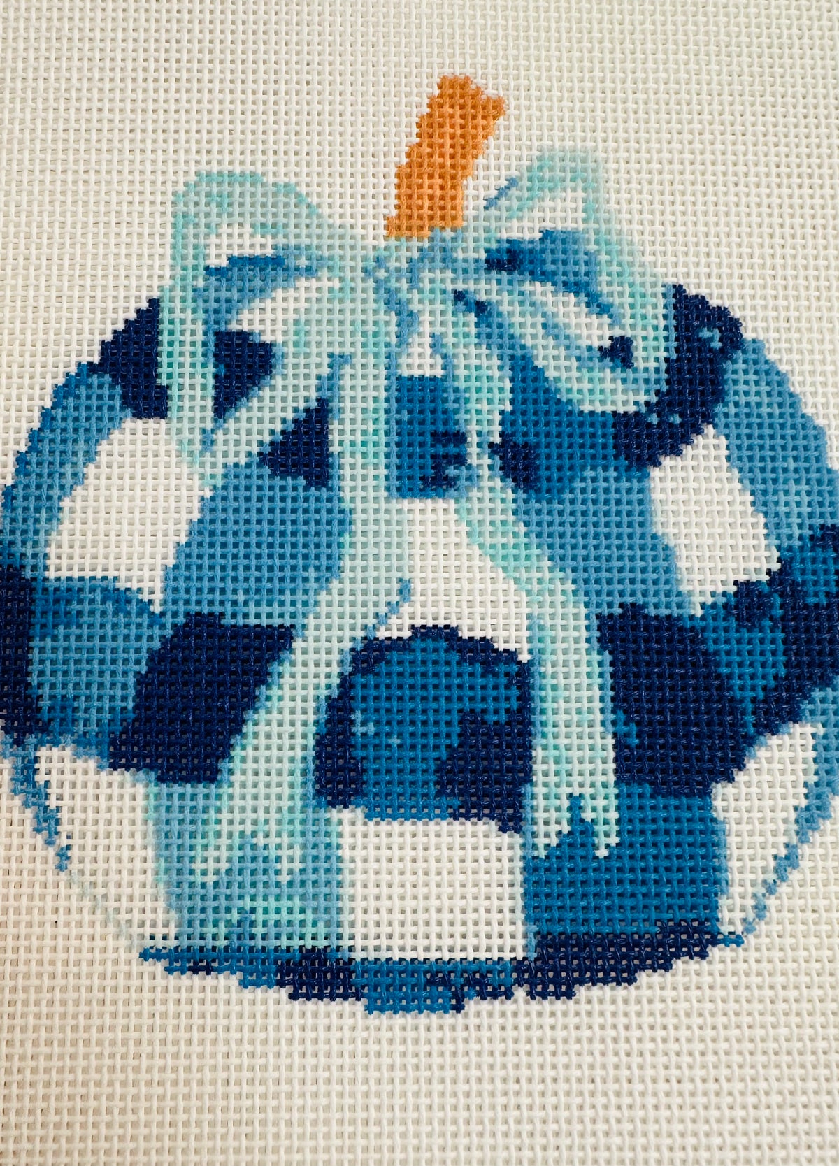 Blue Gingham Pumpkin C-KCD3237