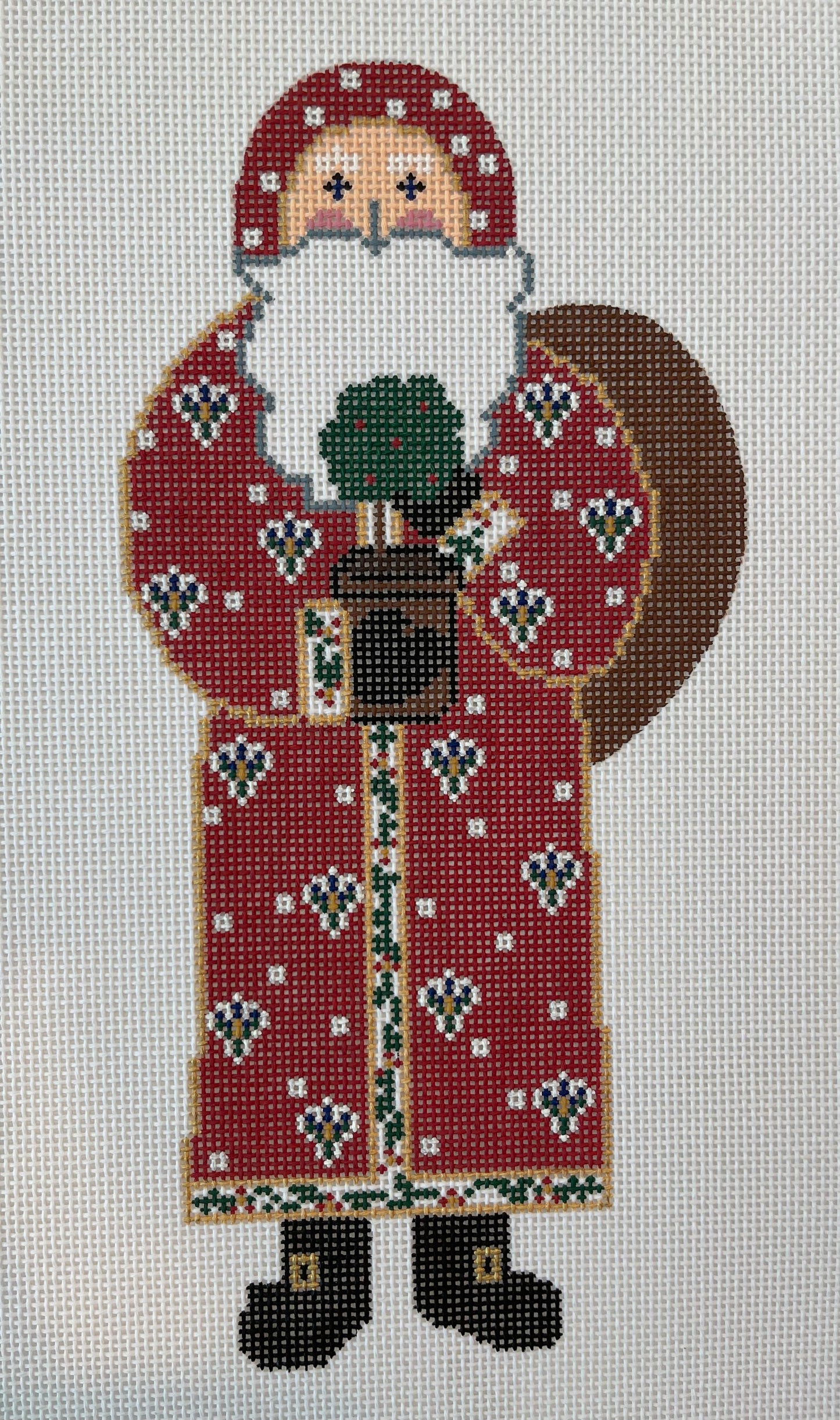Red Santa w Topiary TS-LR304
