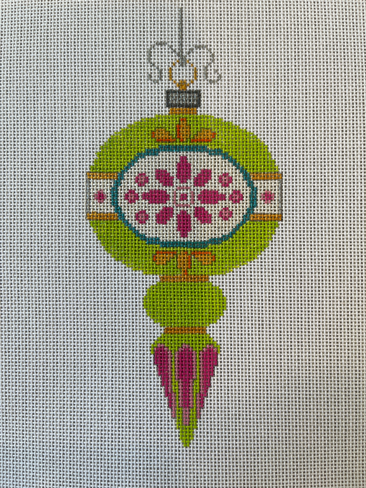 Vintage Ornament Lime TS-XO222A