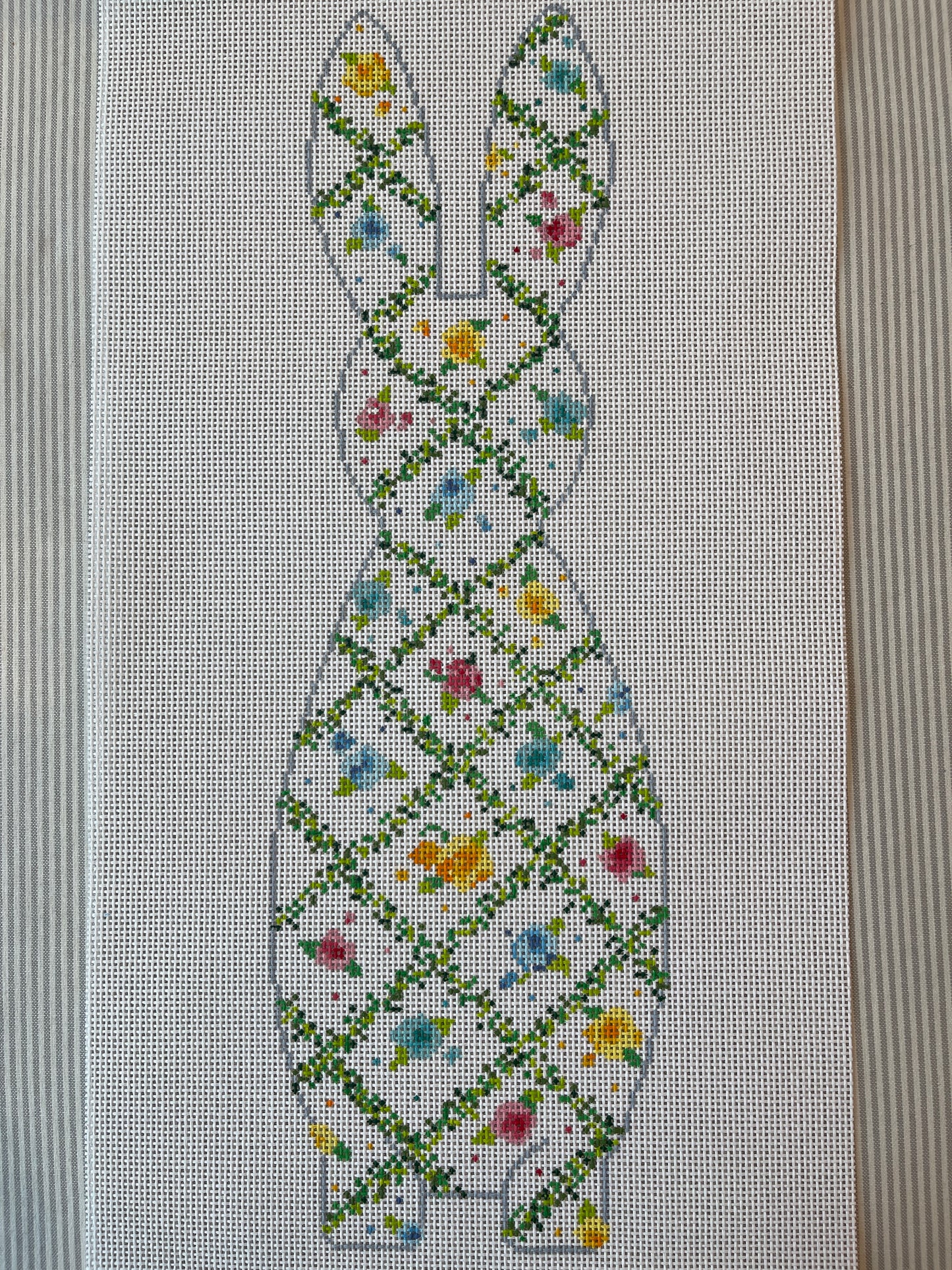 Trellis Bunny C-BPC25-399