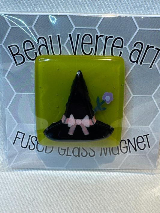 Glass Needle Minder Witch Hat Bow.  A-BVNMWHB