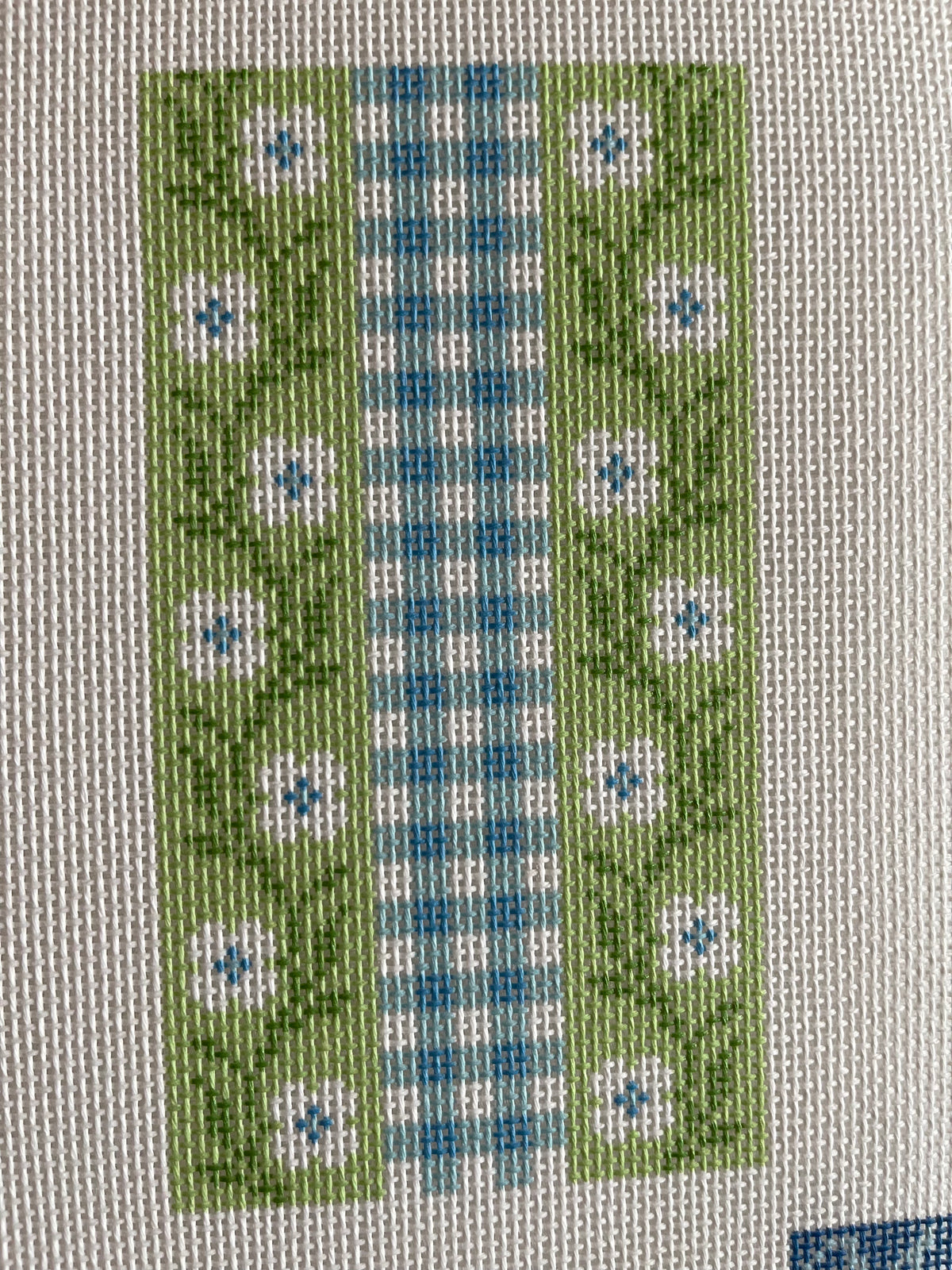 Daisy Eyeglass Case Green C-MN16