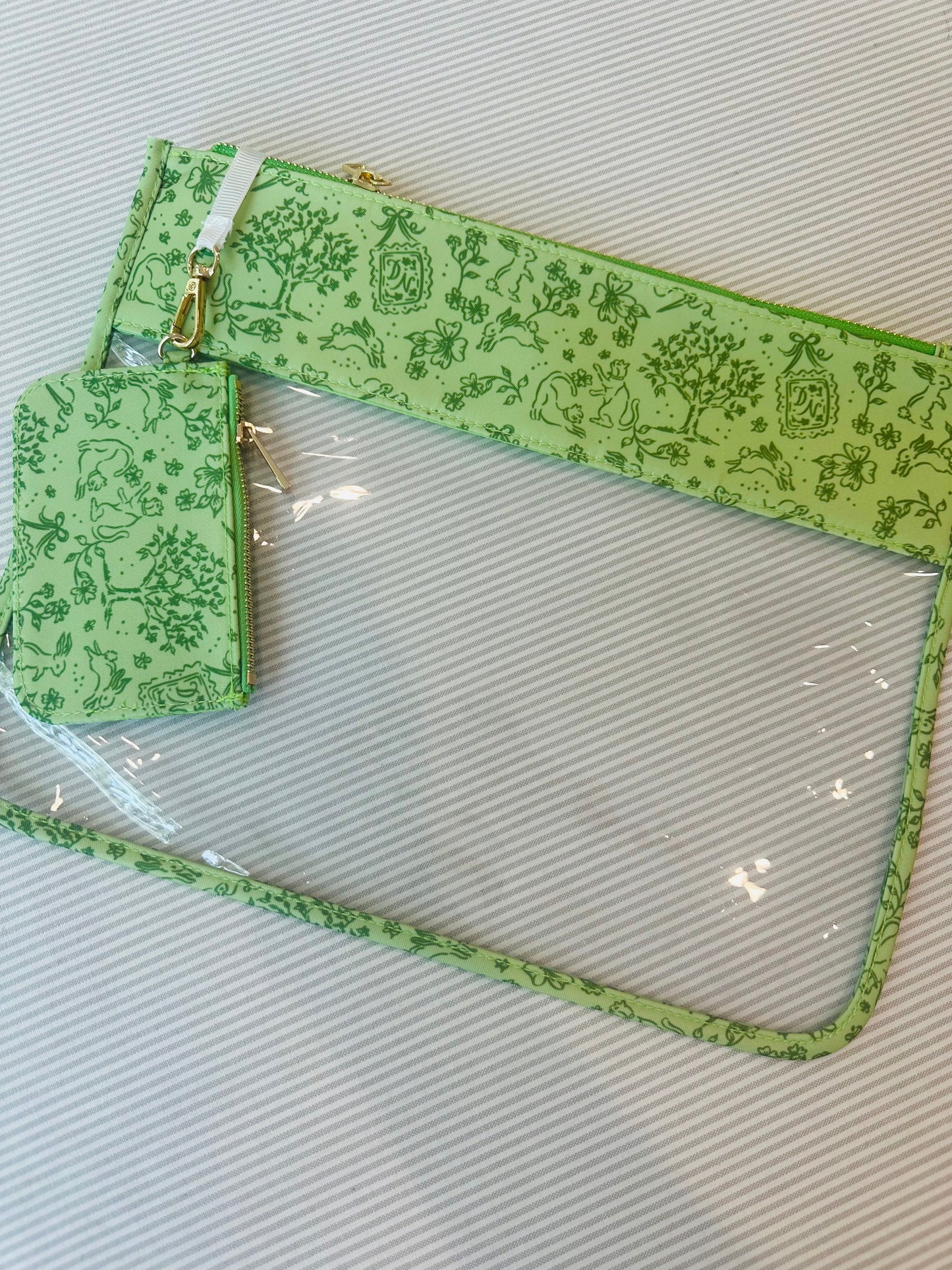 A-DWNBGT Bunny Toile Project Bag in green
