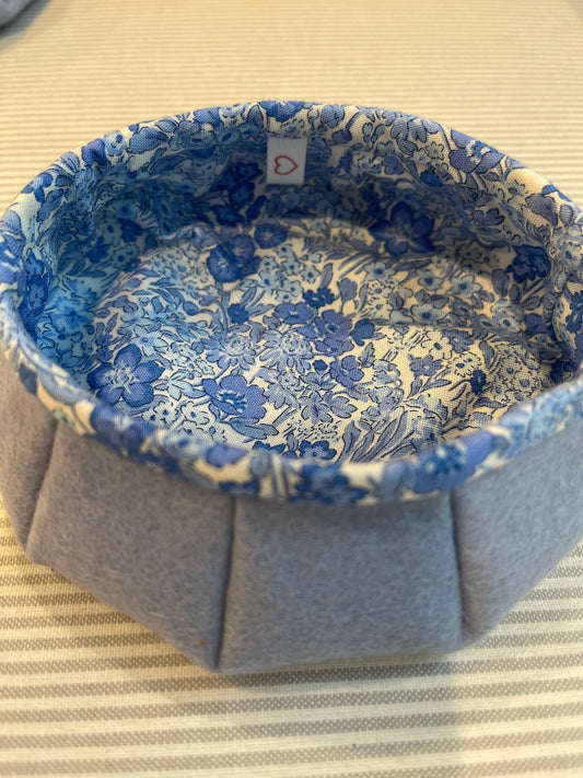 Merry L Felt Thread Catcher in Light Blue with blue Liberty Floral fabric on Inside A-MLCTC