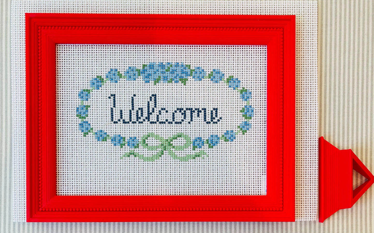 Magnetic Needlepoint Frames Red A-AMFR