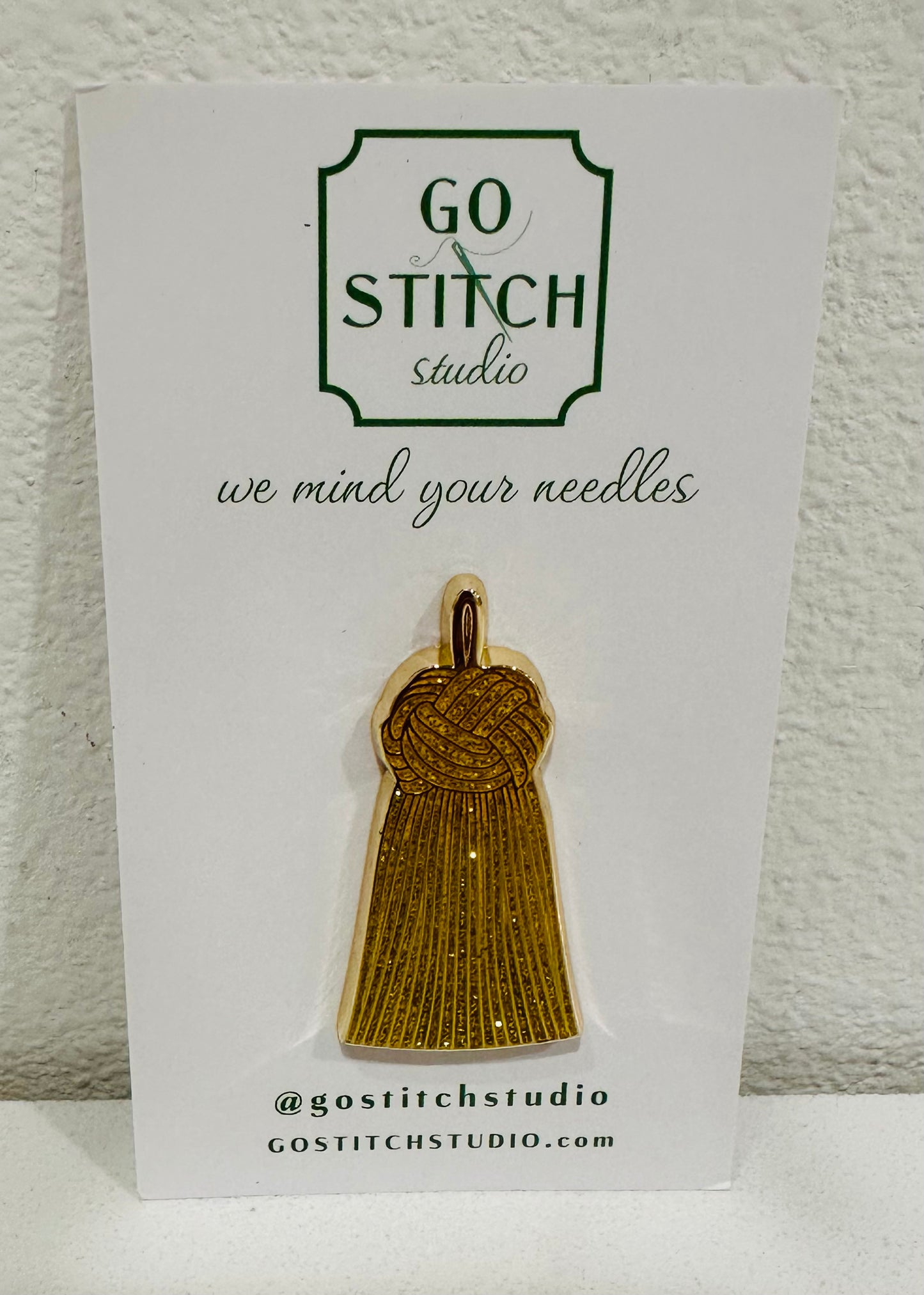 Gold Tassel Needle Minder A-GSSGT