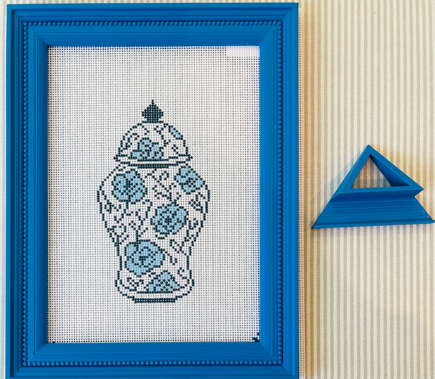Magnetic Needlepoint Frames A-AMF