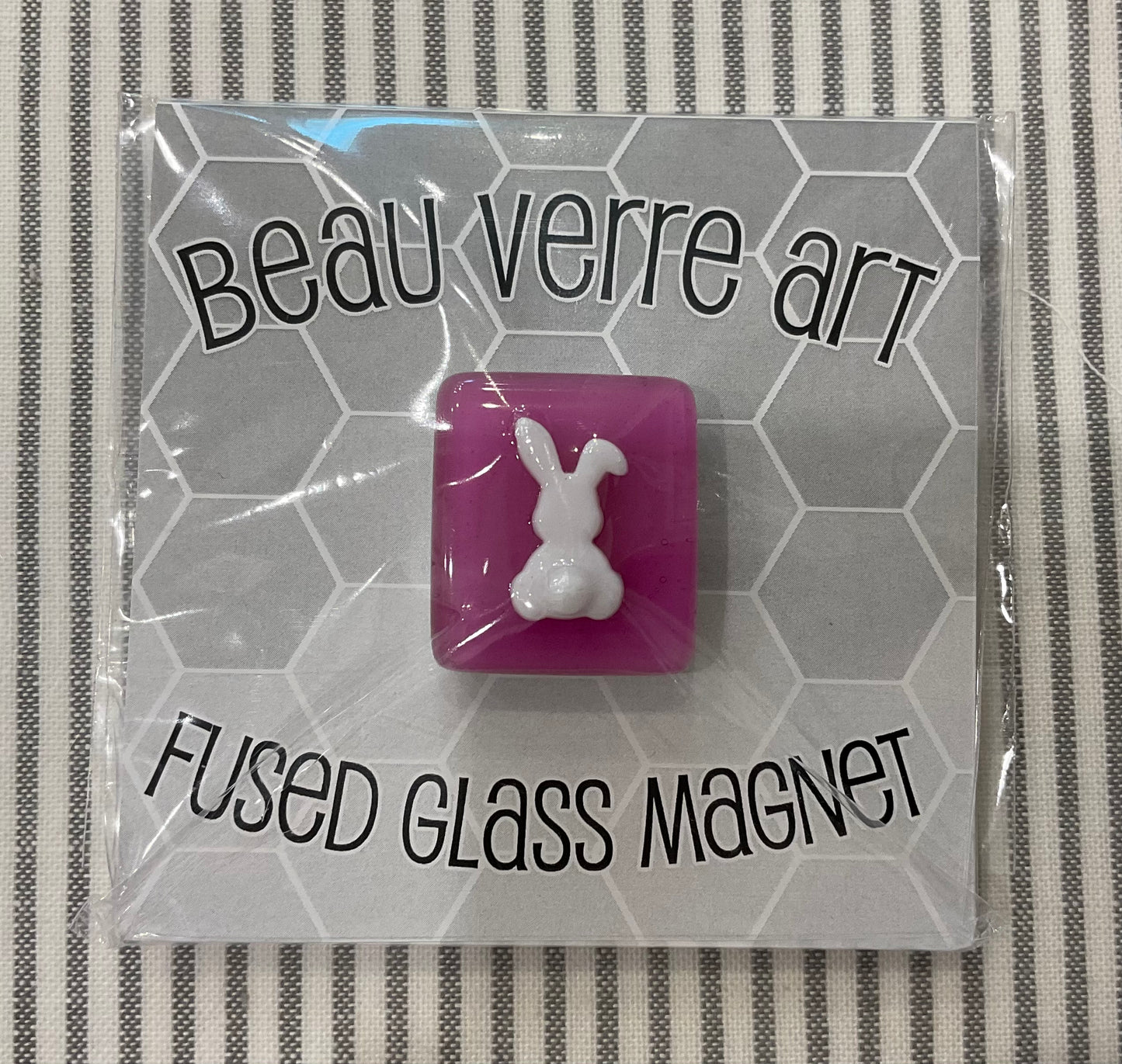 Glass Needle Minder Pink Bunny A-BVNMPBUNNY