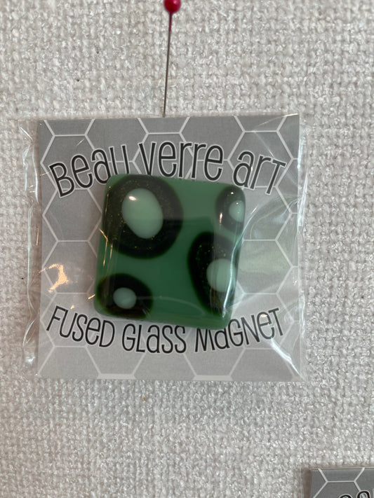 Green Dots Modern Glass Needle Minder A-BVNMgreendots