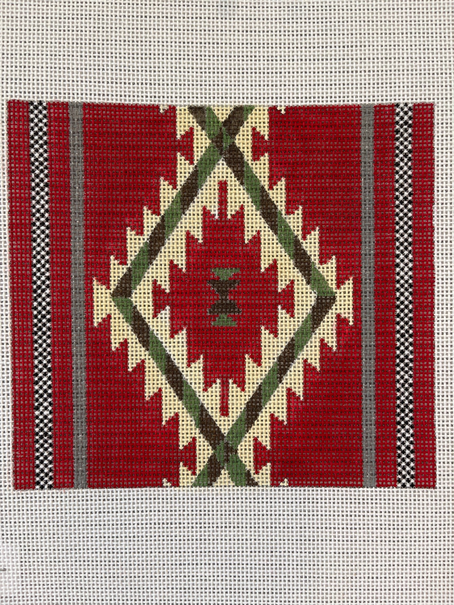 Geometric Rug Pattern w/ Cream and Green C-AWP556A