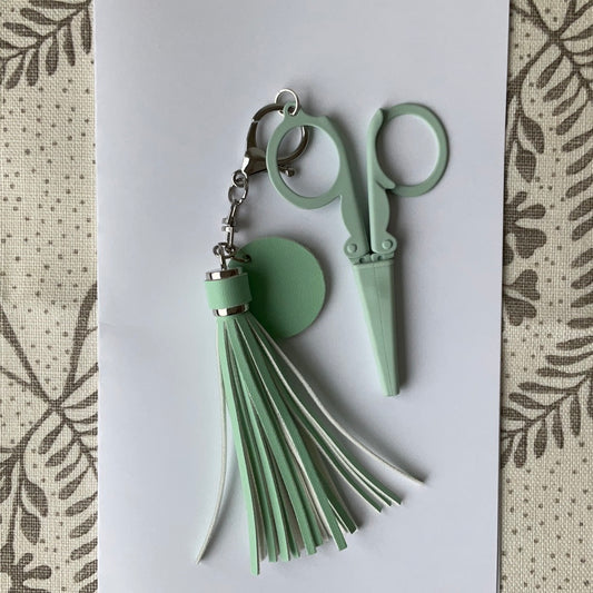 A-VWNScissors with Tassel in Mint Green