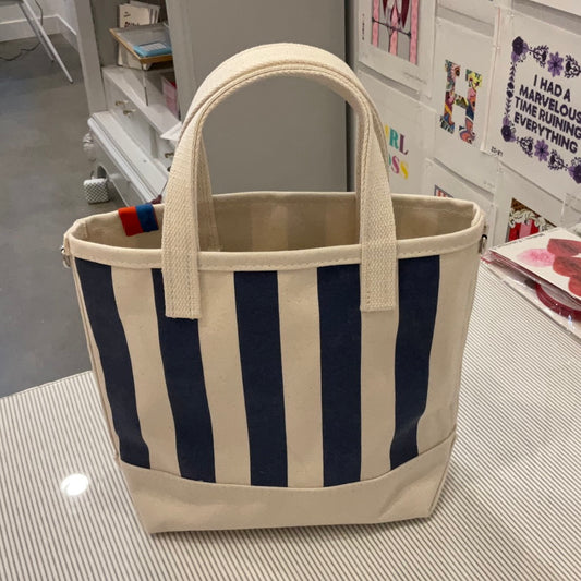 A-CTOTBlue Cool Tote with cross body strap